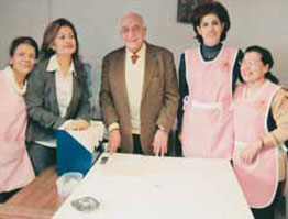 Mr Georges Naccache entouré de Souad Karam,
                    Najwa Saadeh,Edith Hobeika et Samira Haddad